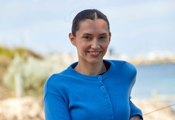 Headshot of Maia van Etten
