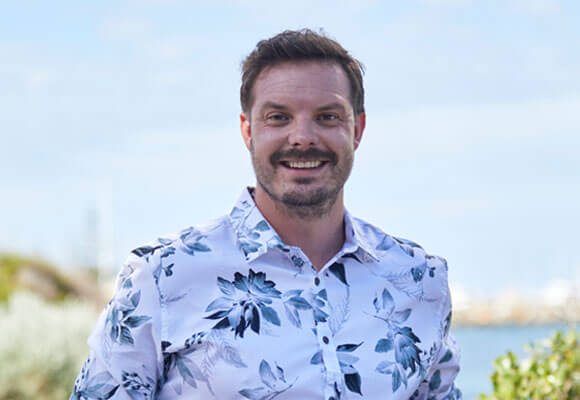Headshot of Jonathan Gilbert